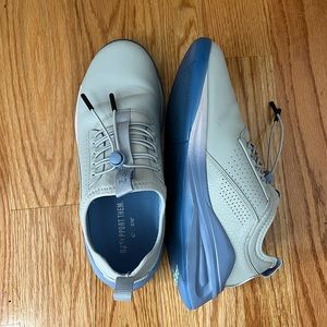 Clove Grey Matter Nursing Shoes Size 9